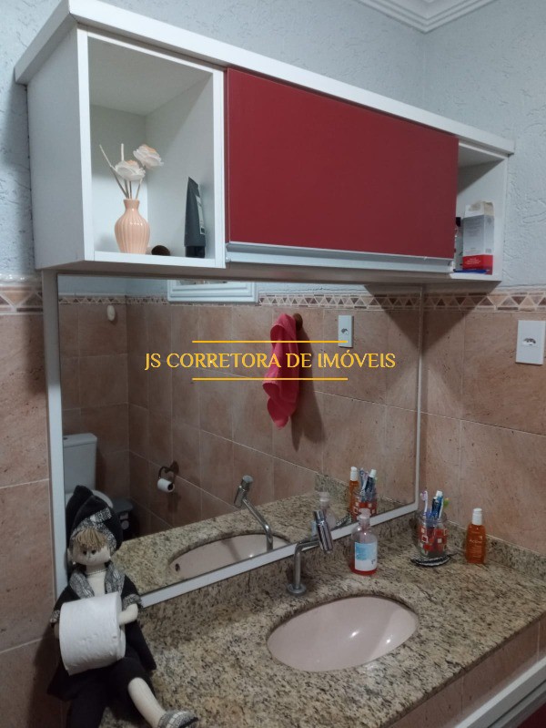 Casa à venda com 2 quartos, 330m² - Foto 13