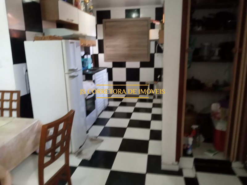 Casa à venda com 2 quartos, 150m² - Foto 4