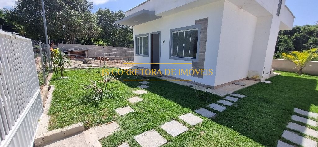 Casa à venda com 2 quartos, 250m² - Foto 1