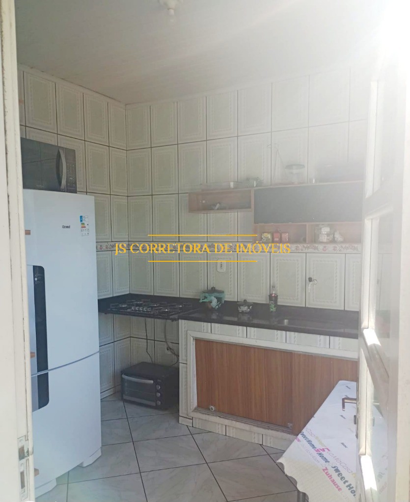 Casa à venda com 2 quartos, 70m² - Foto 8