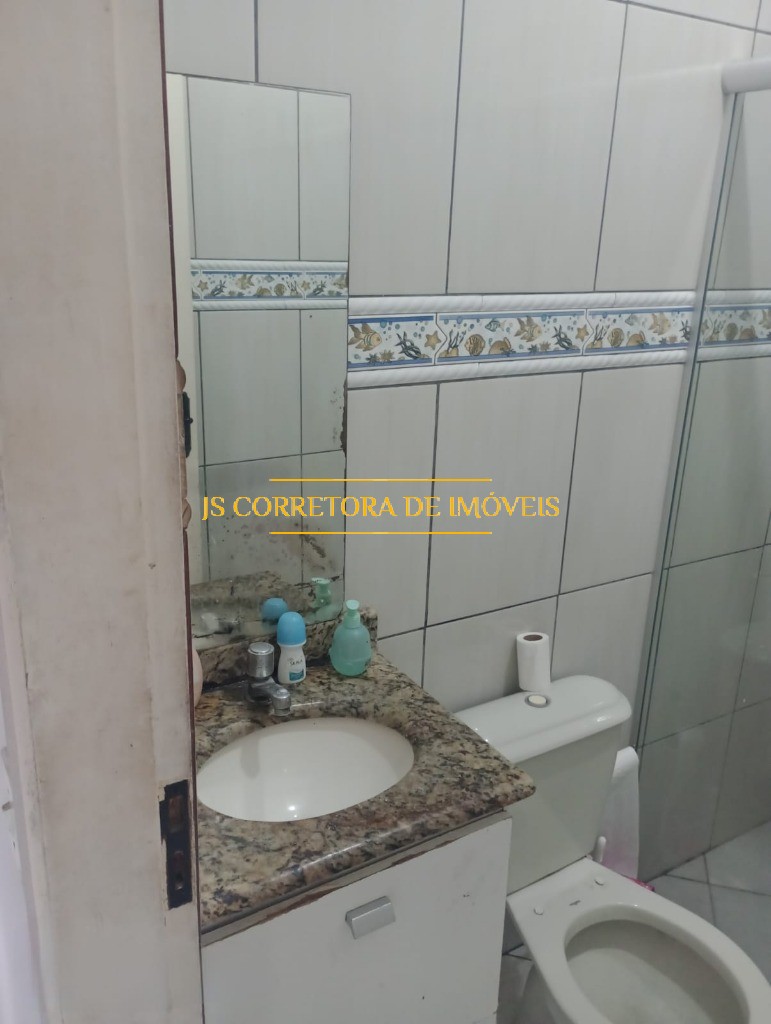 Casa à venda com 2 quartos, 70m² - Foto 12