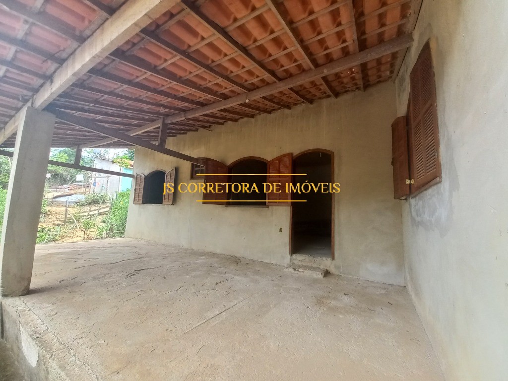 Casa à venda com 2 quartos, 825m² - Foto 1