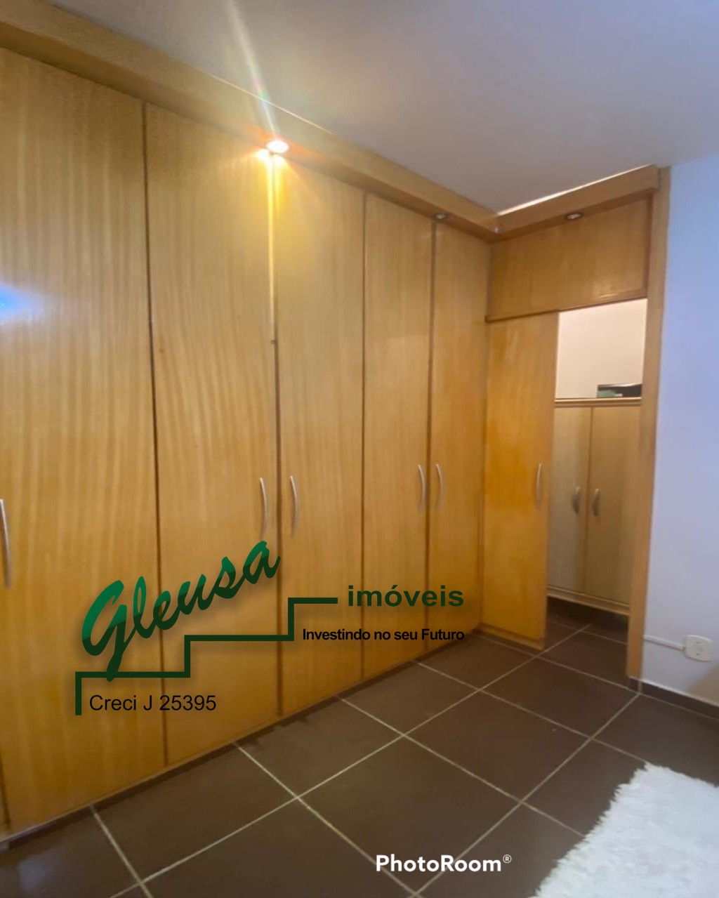 Casa à venda com 8 quartos, 196m² - Foto 59