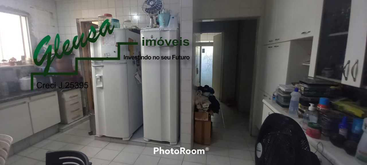 Casa à venda com 4 quartos, 340m² - Foto 2