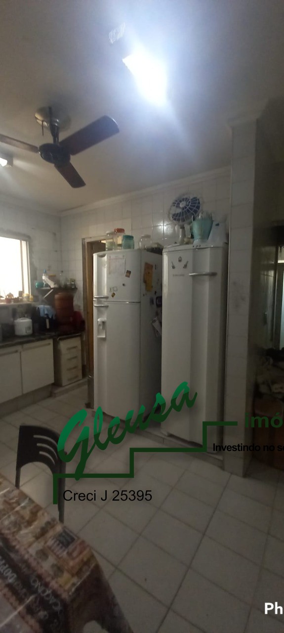 Casa à venda com 4 quartos, 340m² - Foto 5