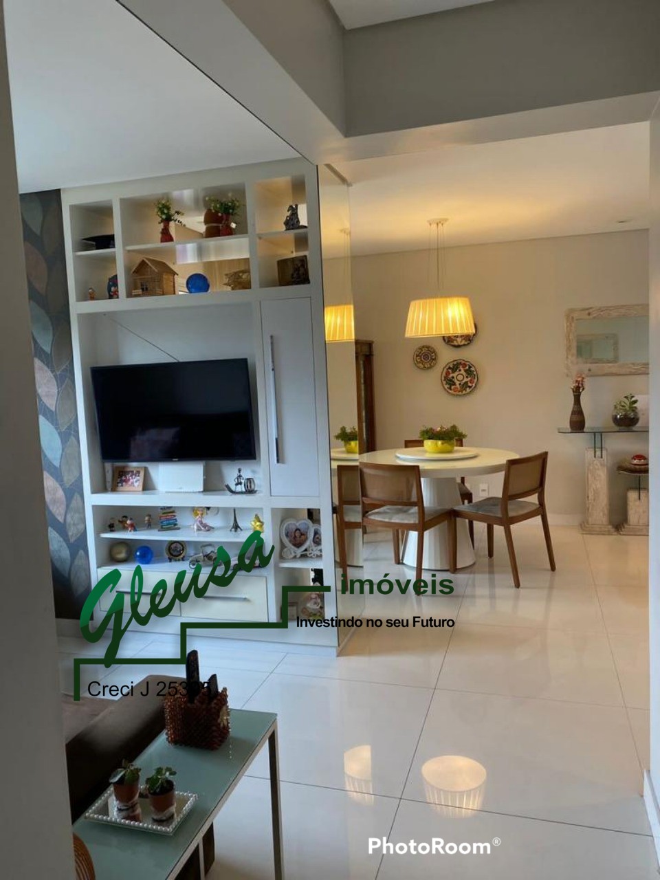 Apartamento à venda com 2 quartos, 77m² - Foto 2