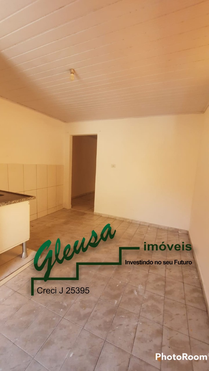 Casa para alugar com 1 quarto, 30m² - Foto 3