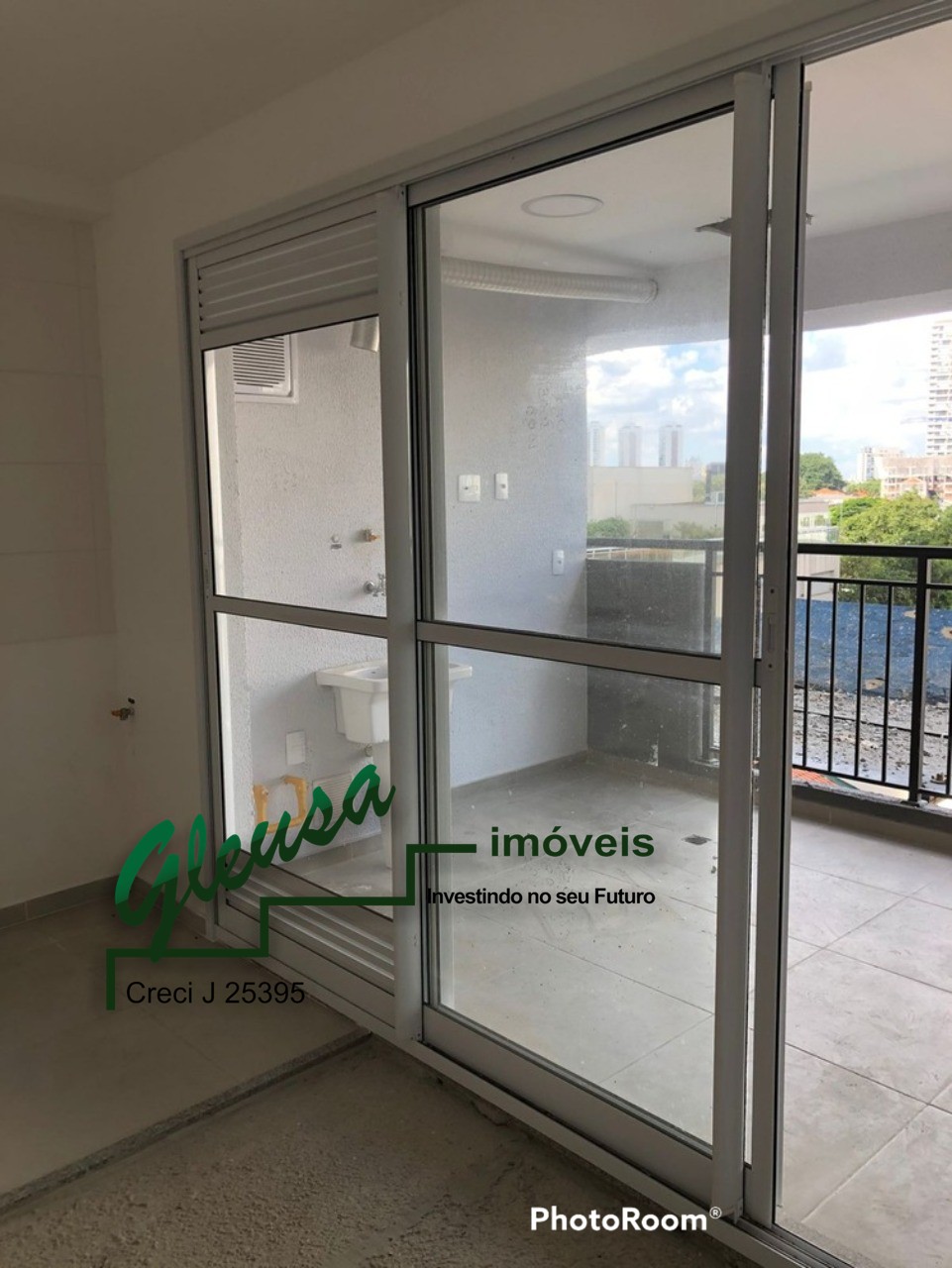 Apartamento à venda com 2 quartos, 42m² - Foto 2