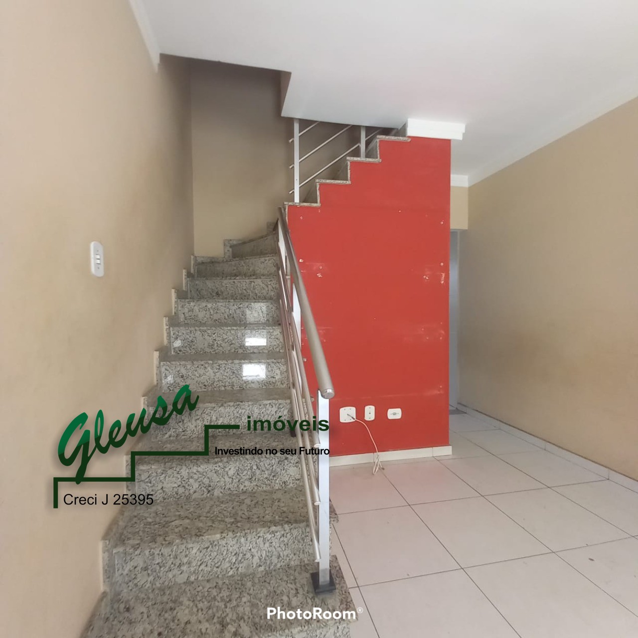 Casa à venda com 2 quartos, 56m² - Foto 4