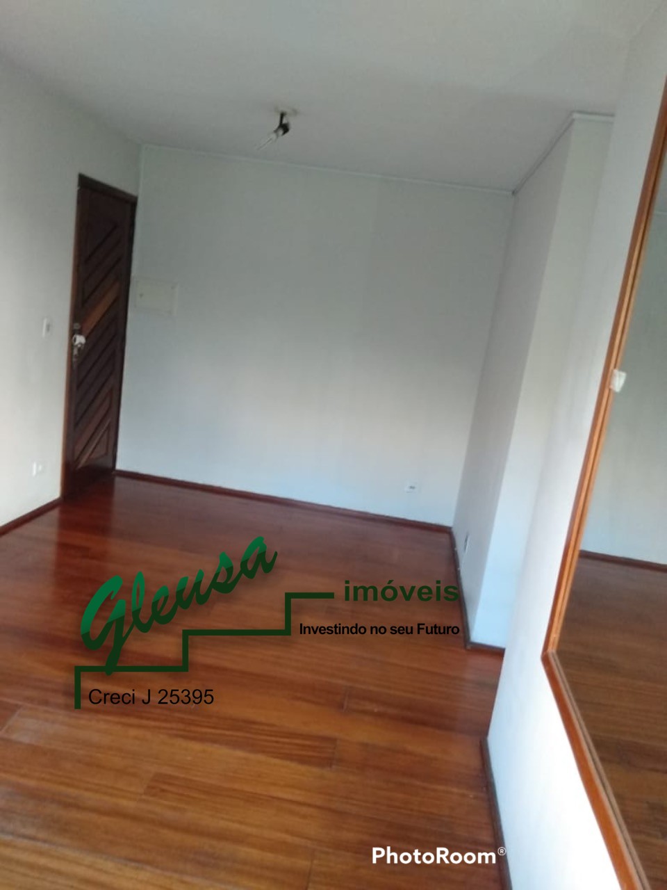 Apartamento à venda com 2 quartos, 64m² - Foto 2