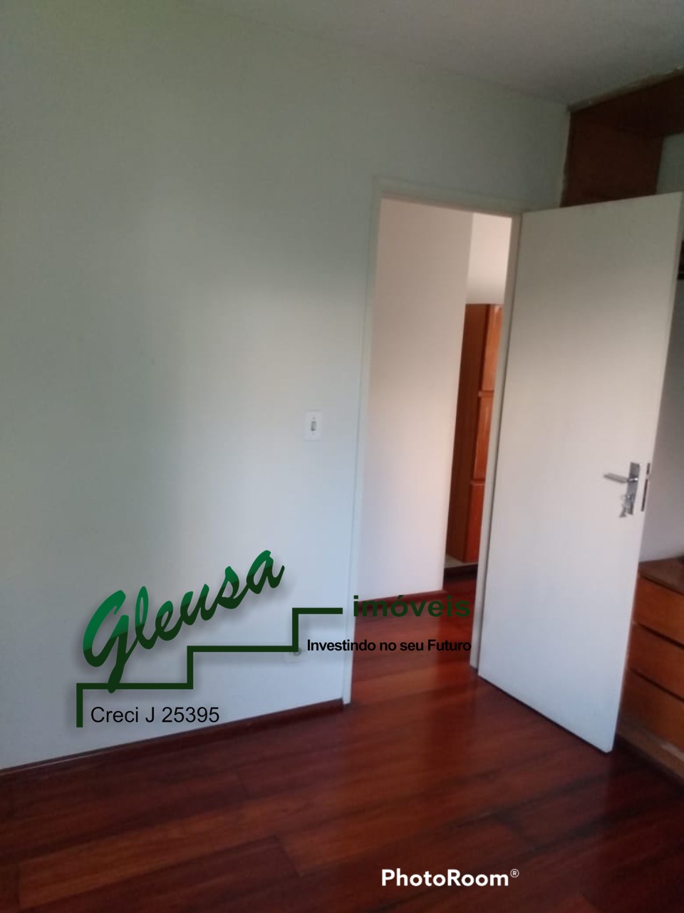 Apartamento à venda com 2 quartos, 64m² - Foto 9