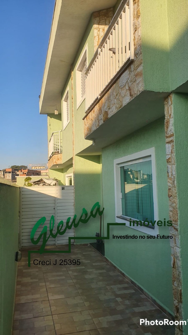 Casa à venda com 3 quartos, 69m² - Foto 1