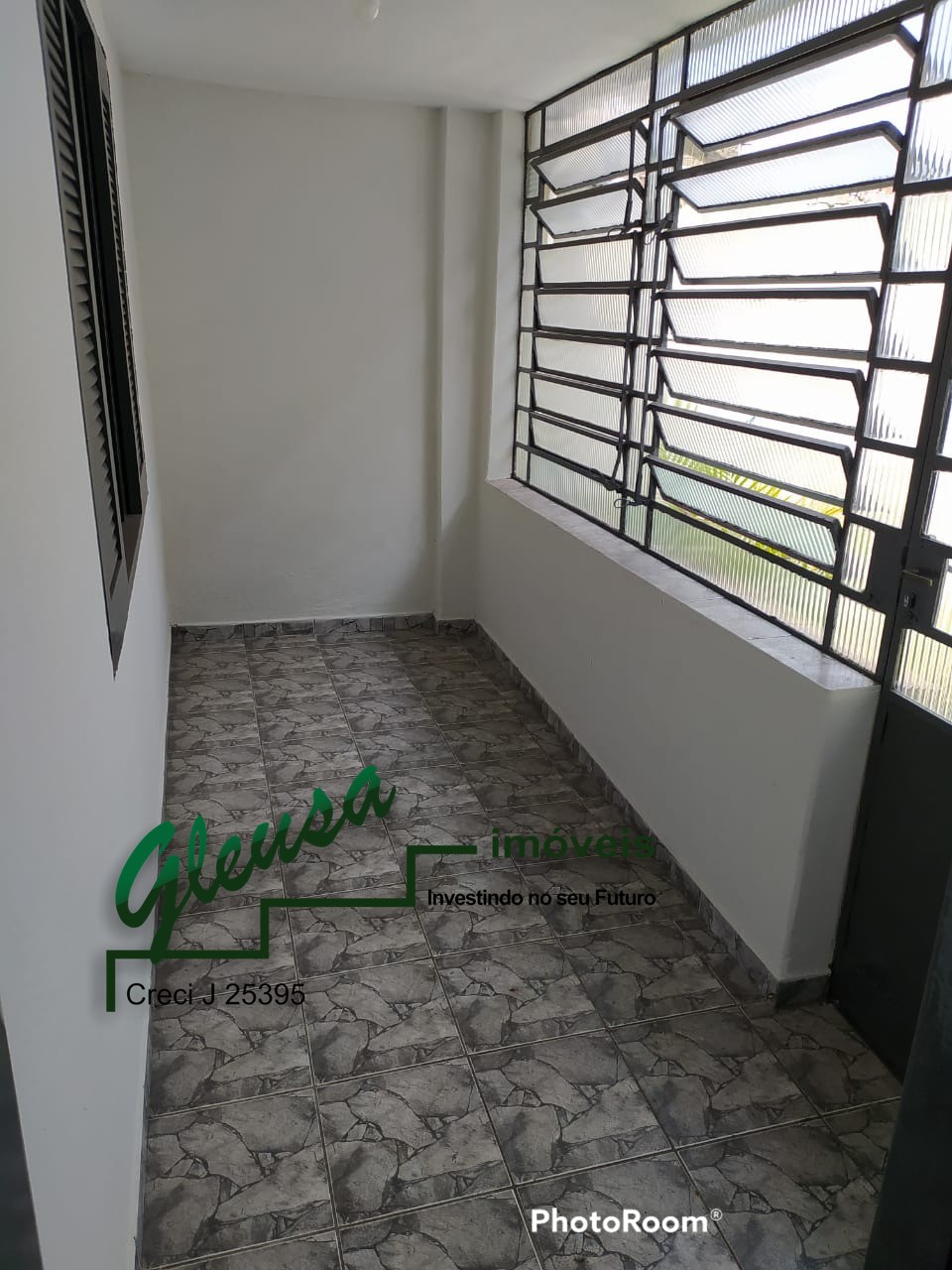 Casa para alugar com 2 quartos, 250m² - Foto 15