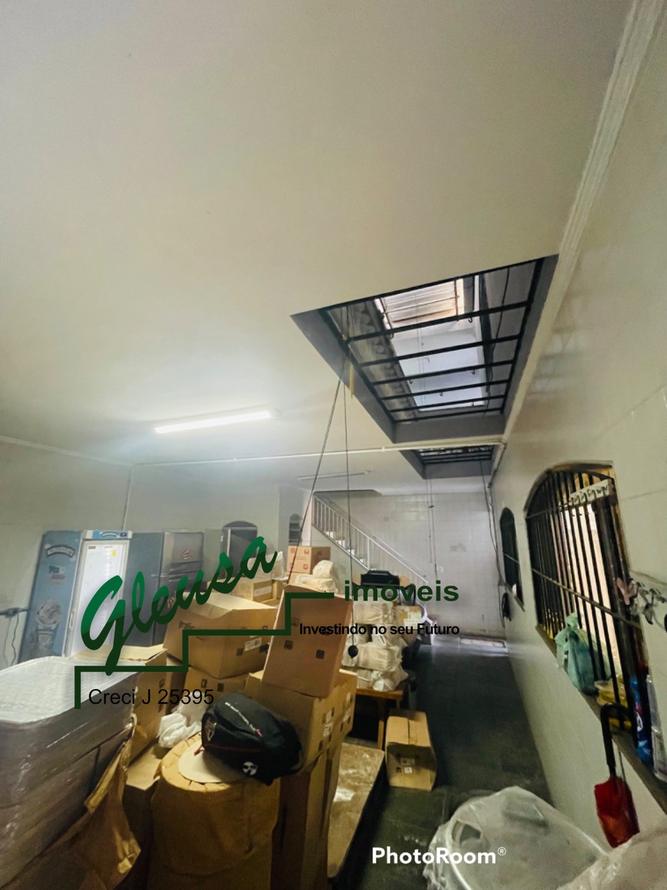 Casa à venda com 3 quartos, 325m² - Foto 8