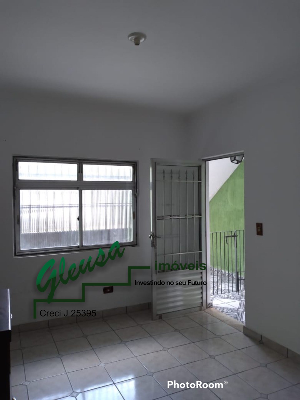 Casa para alugar com 2 quartos, 75m² - Foto 1