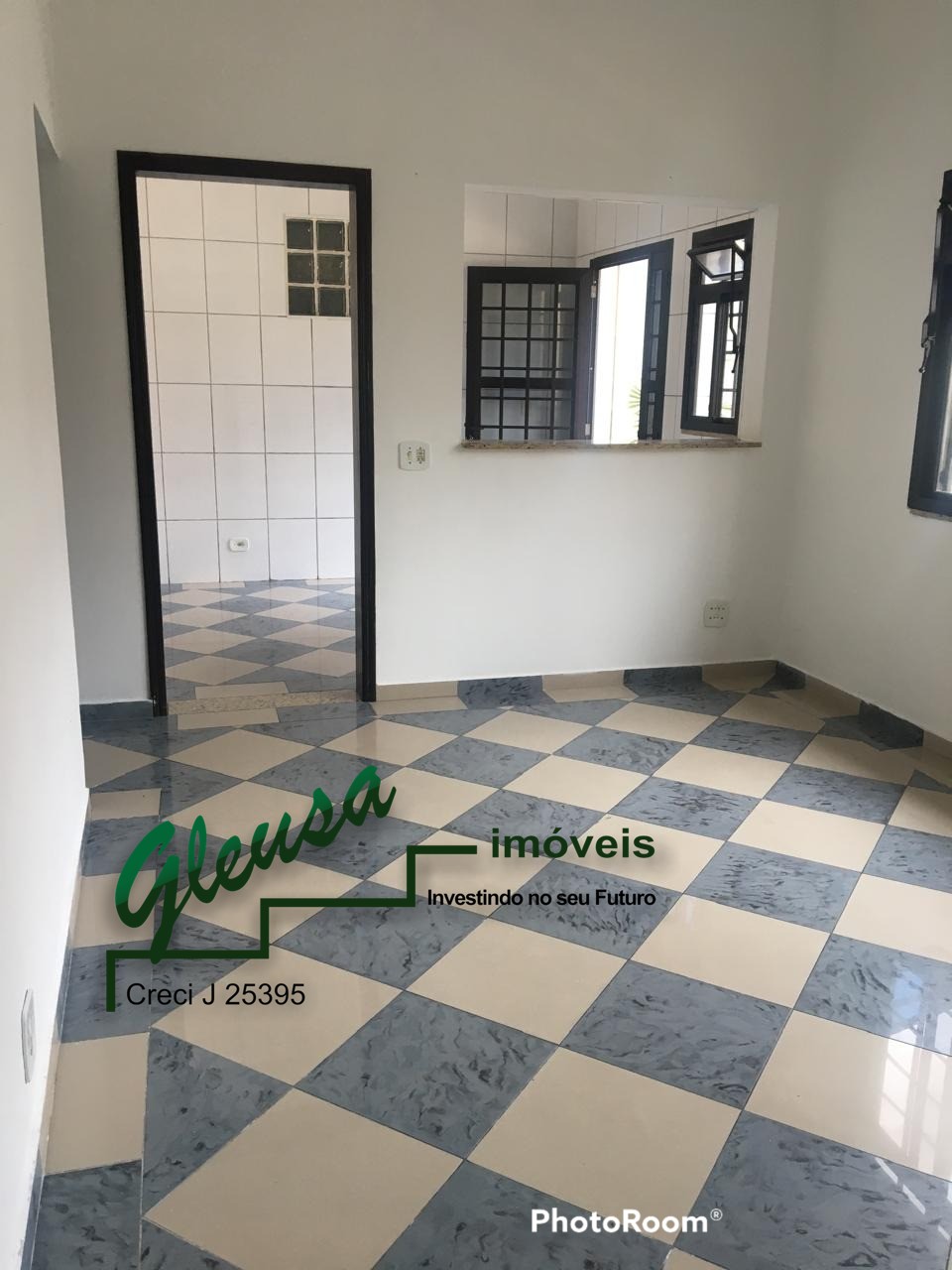 Casa para alugar com 2 quartos, 50m² - Foto 11