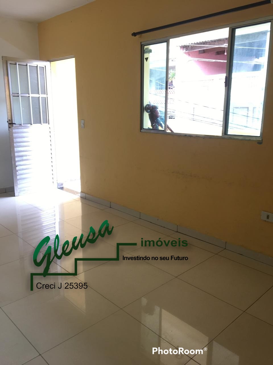 Casa para alugar com 2 quartos, 65m² - Foto 1