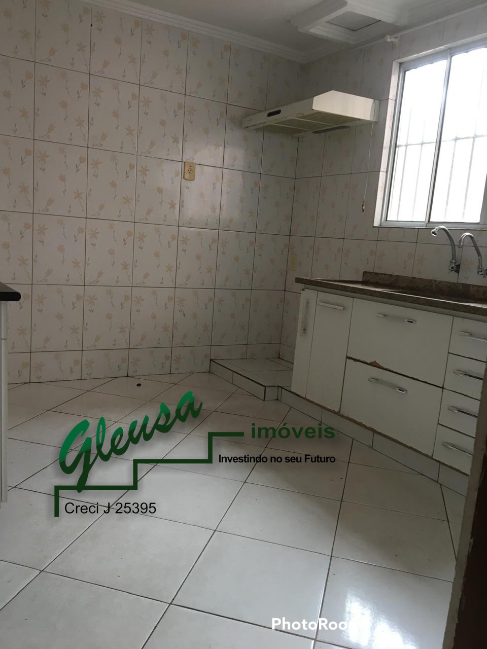 Casa para alugar com 2 quartos, 100m² - Foto 4