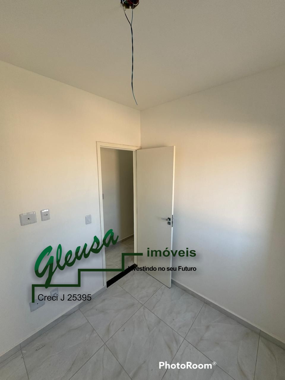 Apartamento à venda com 1 quarto, 27m² - Foto 2