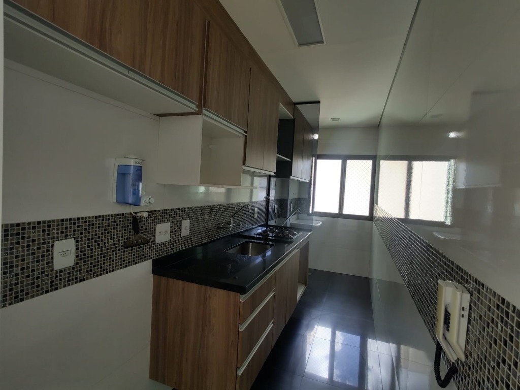 Apartamento à venda com 2 quartos, 65m² - Foto 3