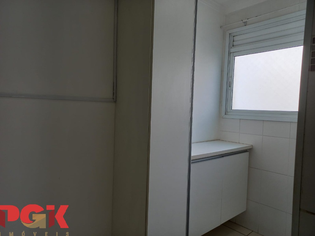 Apartamento para alugar com 2 quartos, 70m² - Foto 14