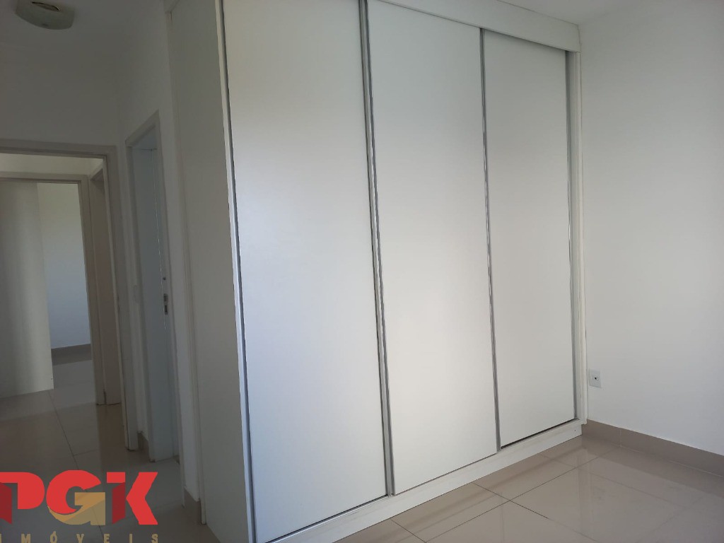 Apartamento para alugar com 2 quartos, 70m² - Foto 17