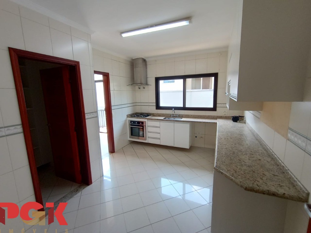 Casa para alugar com 3 quartos, 317m² - Foto 12