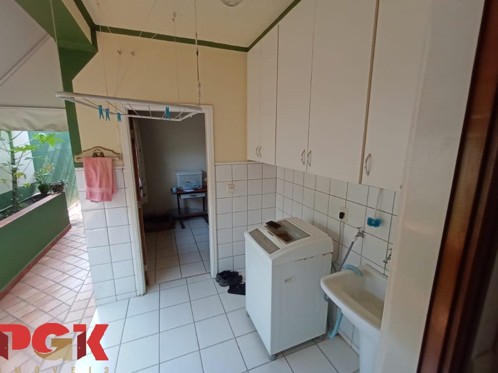 Casa à venda com 3 quartos, 269m² - Foto 18