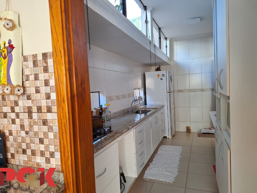 Casa à venda com 3 quartos, 205m² - Foto 29