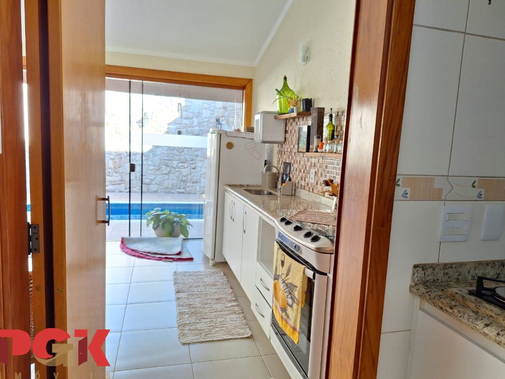 Casa à venda com 3 quartos, 205m² - Foto 16