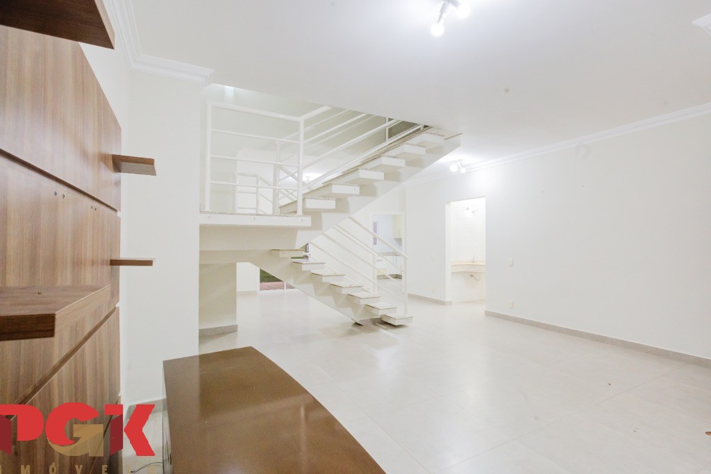 Casa à venda com 3 quartos, 249m² - Foto 8