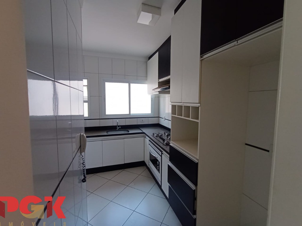 Apartamento à venda com 3 quartos, 75m² - Foto 7