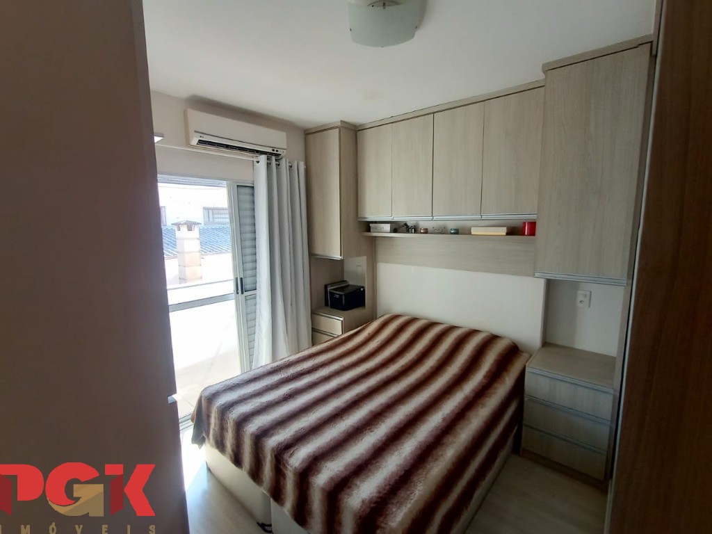 Casa à venda com 2 quartos, 75m² - Foto 11