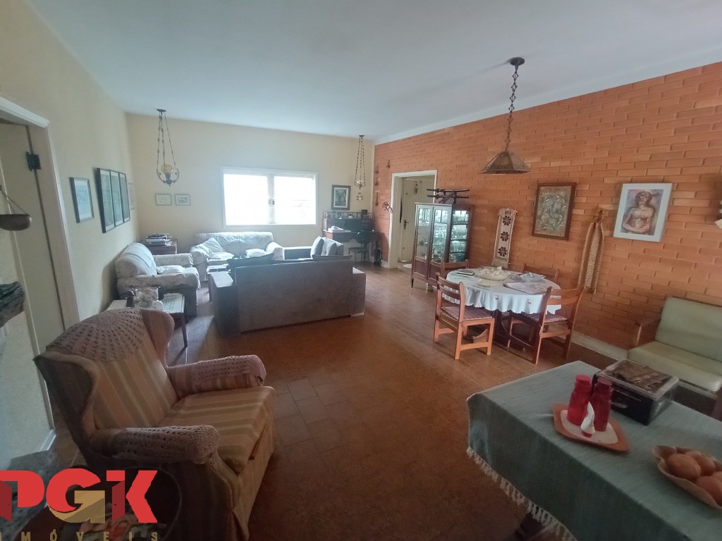Casa comercial para locação no Centro de Vinhedo-SP: 4 quartos, 3 salas, 3 banheiros, 4 vagas de garagem!