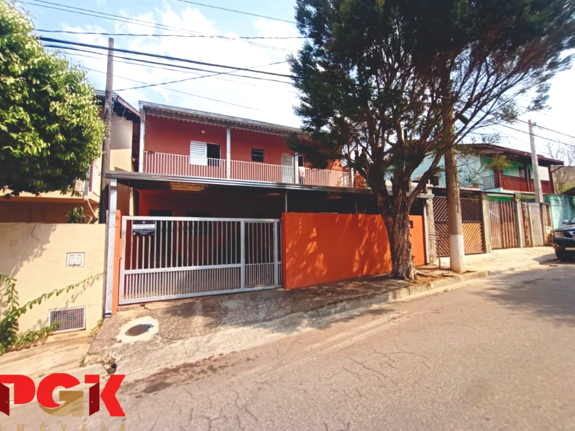 Casa à venda com 4 quartos, 88m² - Foto 1