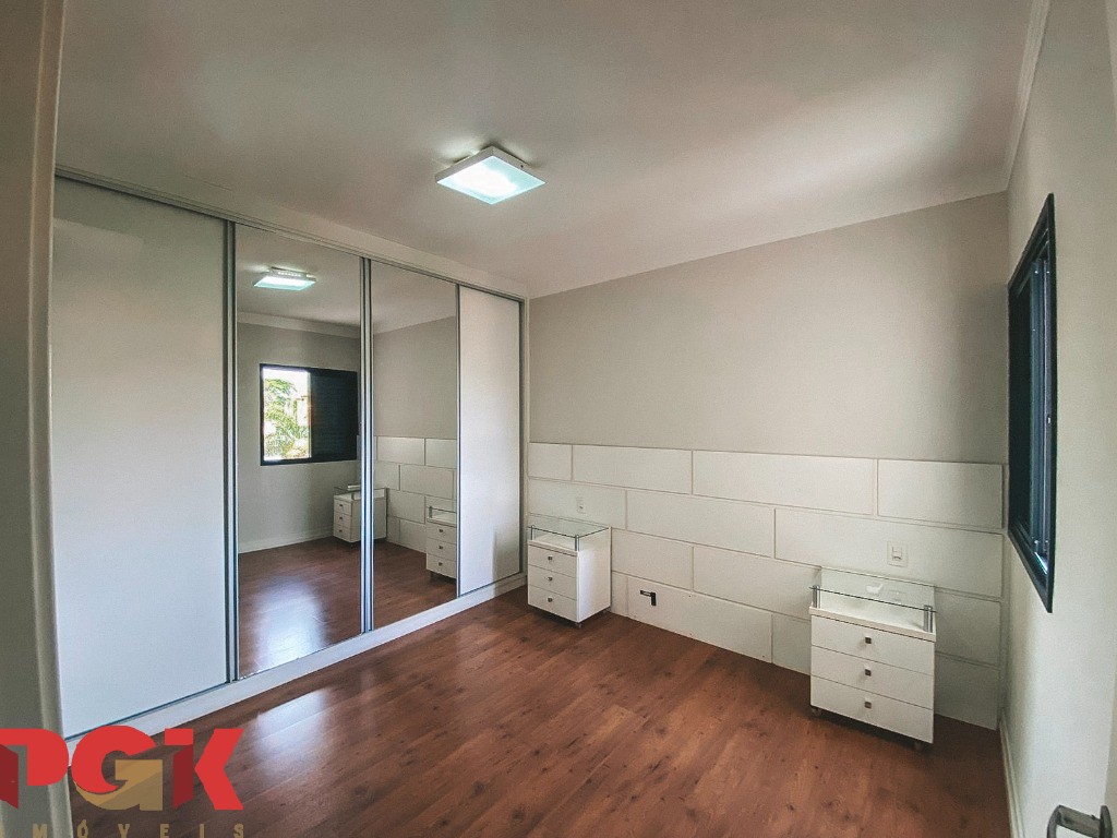 Apartamento para alugar com 3 quartos, 93m² - Foto 2