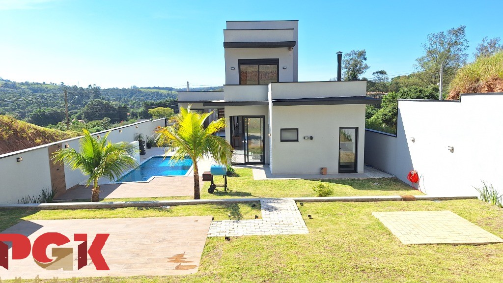 Casa, 3 quartos, 272 m² - Foto 1