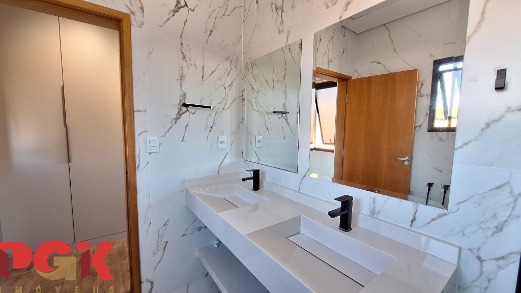 Casa, 3 quartos, 272 m² - Foto 37