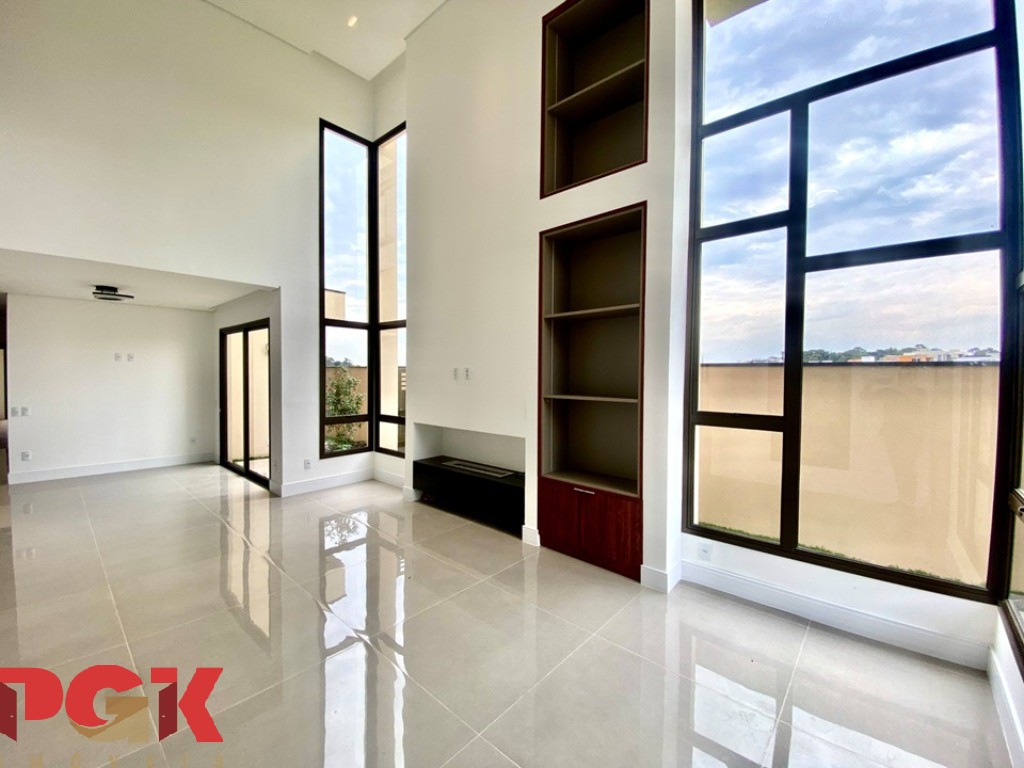 Casa, 3 quartos, 241 m² - Foto 3