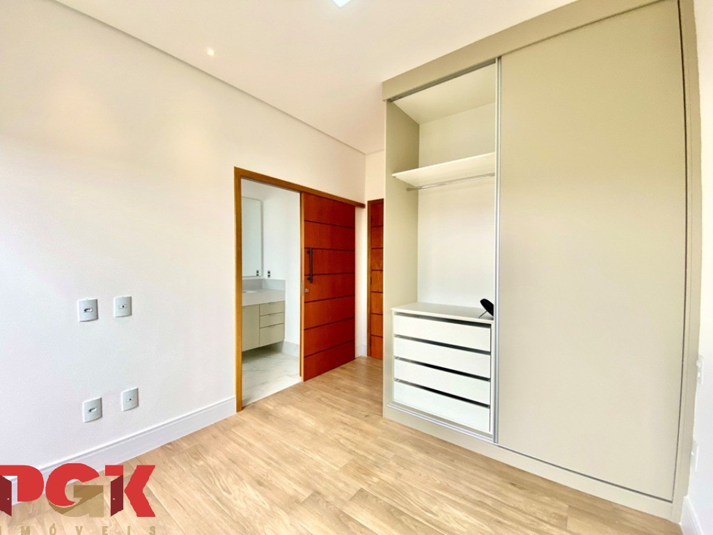 Casa, 3 quartos, 241 m² - Foto 13
