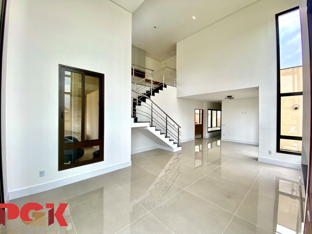 Casa, 3 quartos, 241 m² - Foto 4