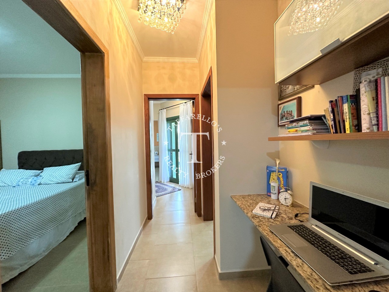 Casa de Condomínio à venda com 3 quartos, 250m² - Foto 9