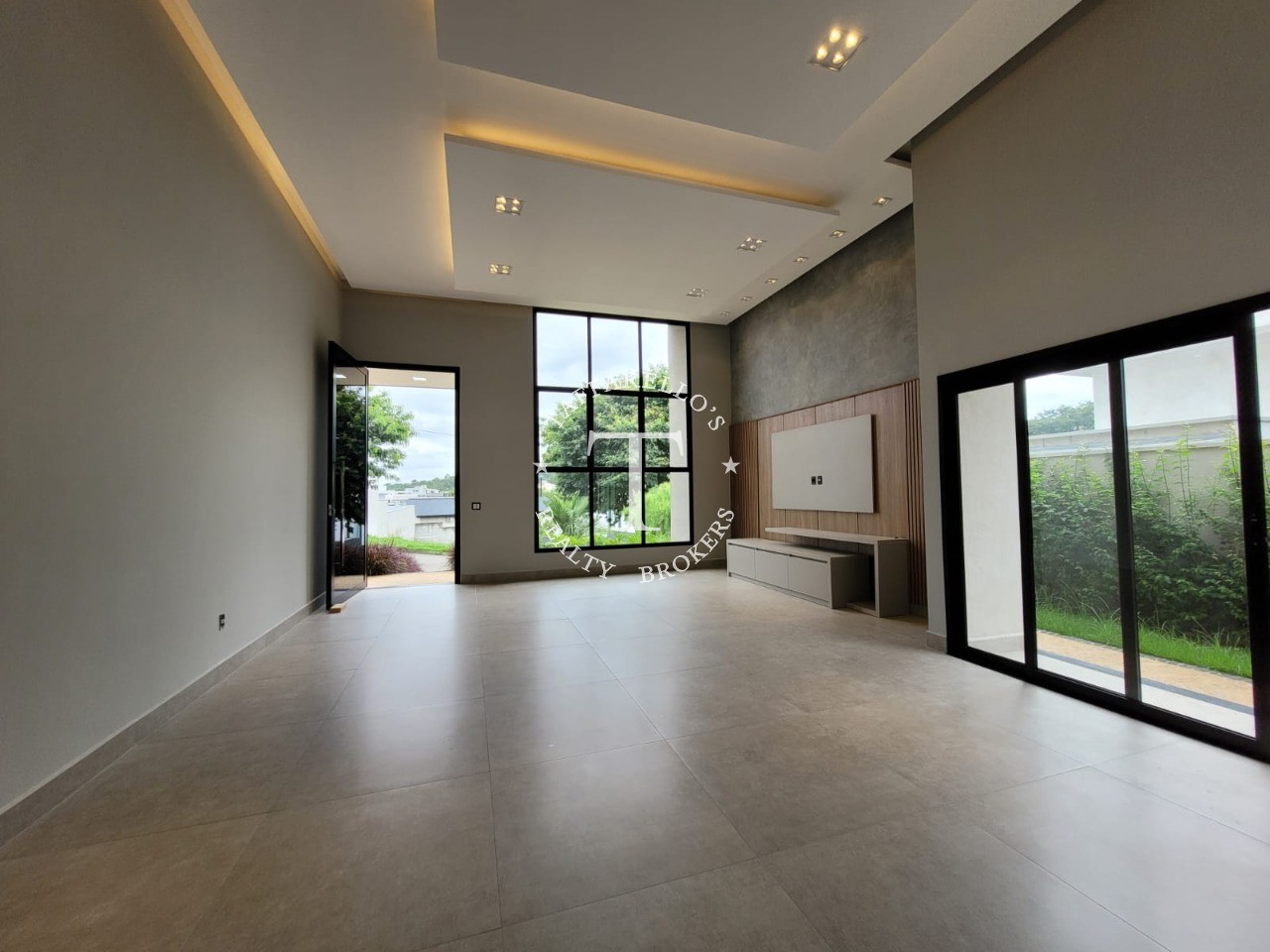 Casa de Condomínio à venda com 3 quartos, 244m² - Foto 3