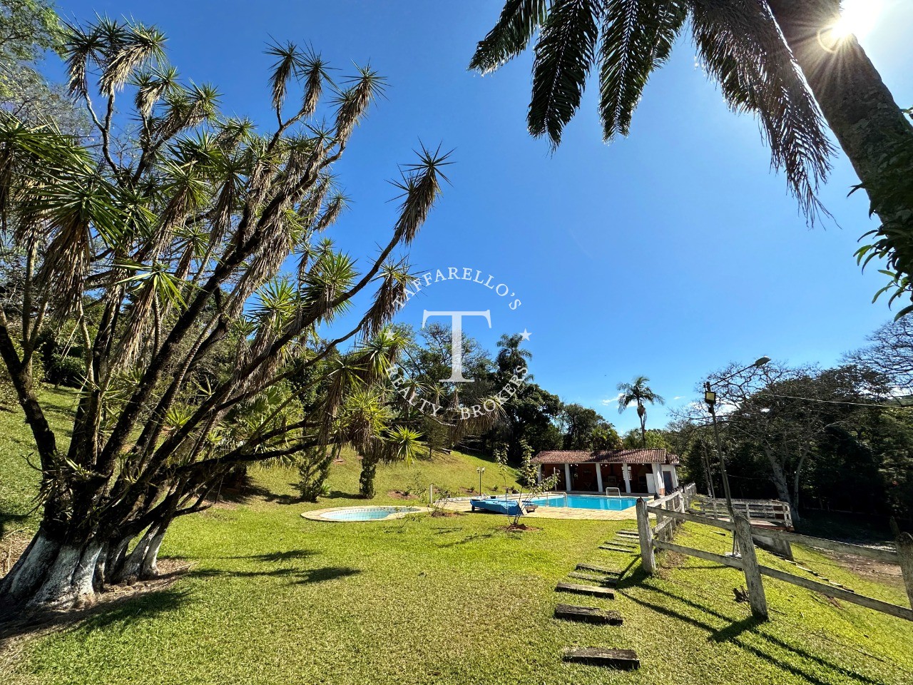 Fazenda à venda com 5 quartos, 1000m² - Foto 47