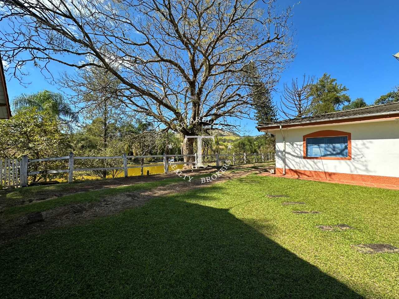 Fazenda à venda com 5 quartos, 1000m² - Foto 46