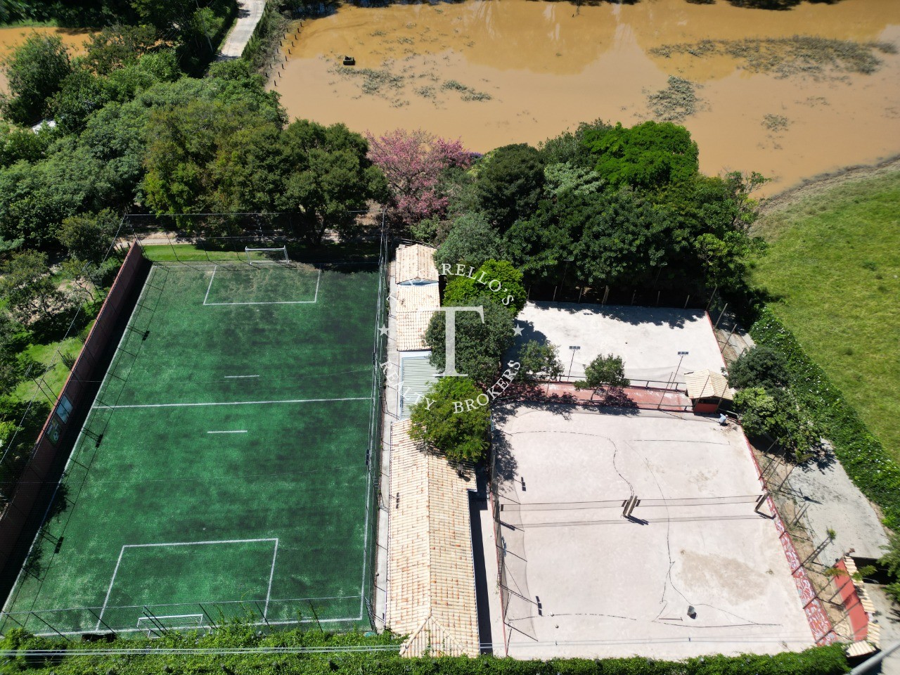 Fazenda à venda com 4 quartos, 500m² - Foto 3