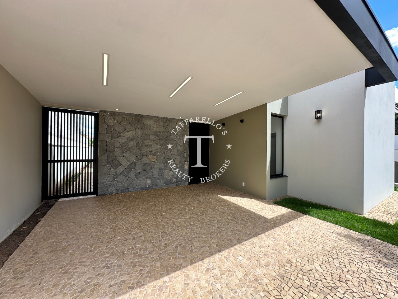 Casa de Condomínio à venda com 3 quartos, 209m² - Foto 2