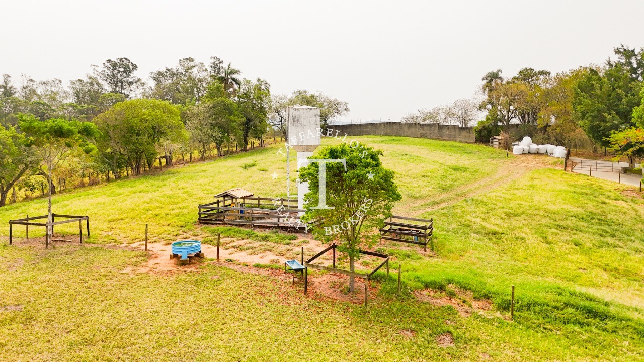 Fazenda à venda com 2 quartos, 1050m² - Foto 13