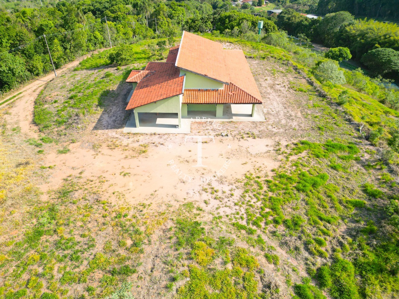 Fazenda à venda com 3 quartos, 318m² - Foto 2