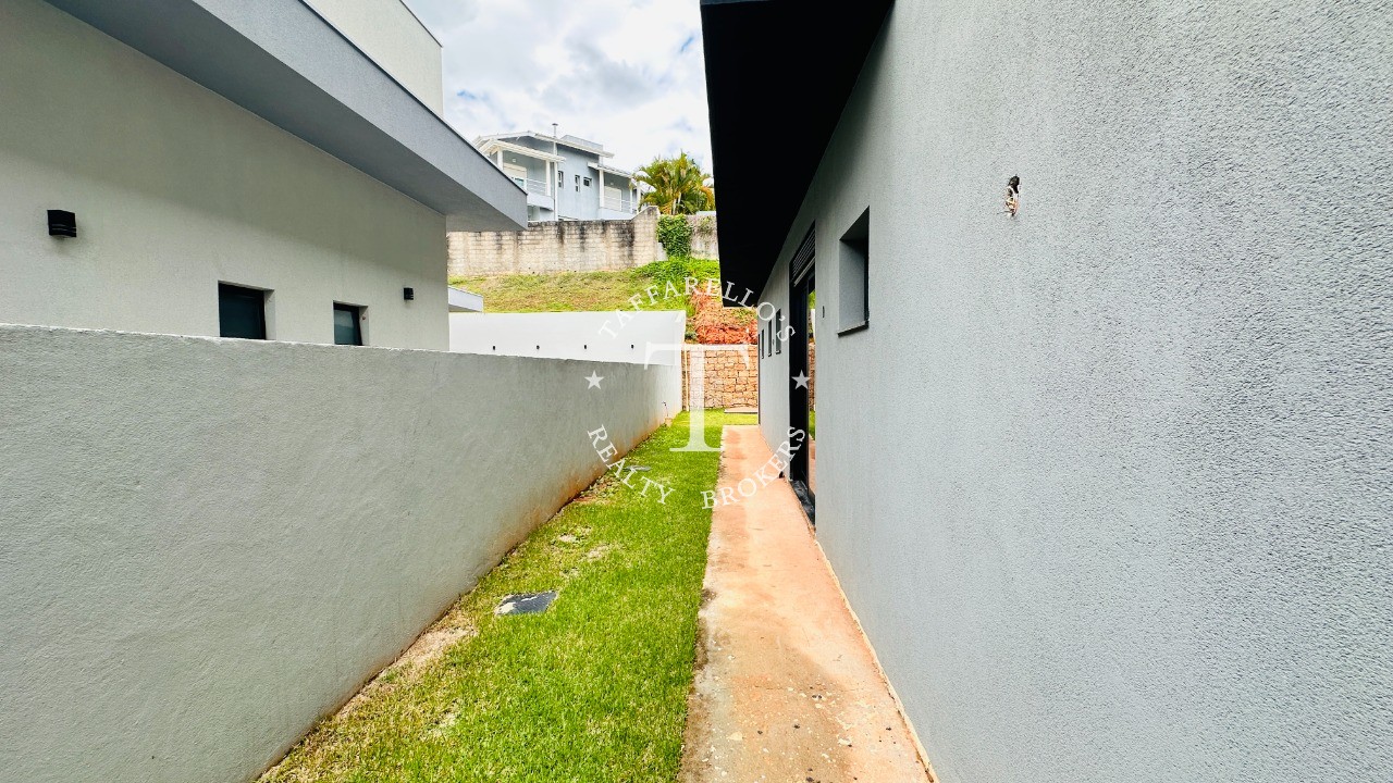 Casa de Condomínio à venda com 3 quartos, 335m² - Foto 3